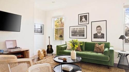 Chestnut Hill House | Hart Suite Buyout 4 by AvantStay Two Town House Buyout w Modern Amenities in Nashville