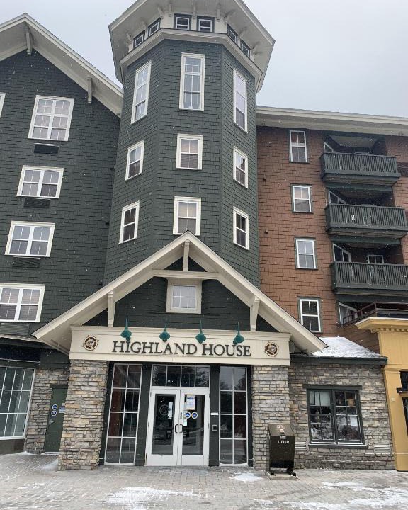 Snowshoe Apartment | Highland House 207 Slopeside, Village Area, Ski in out