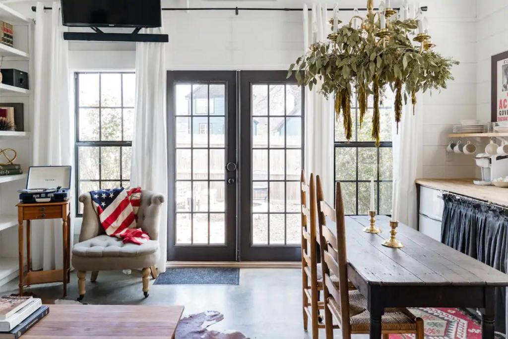 Cleveland Park House | Hip, Cozy Cottage with a Fire Pit in Cleveland Park