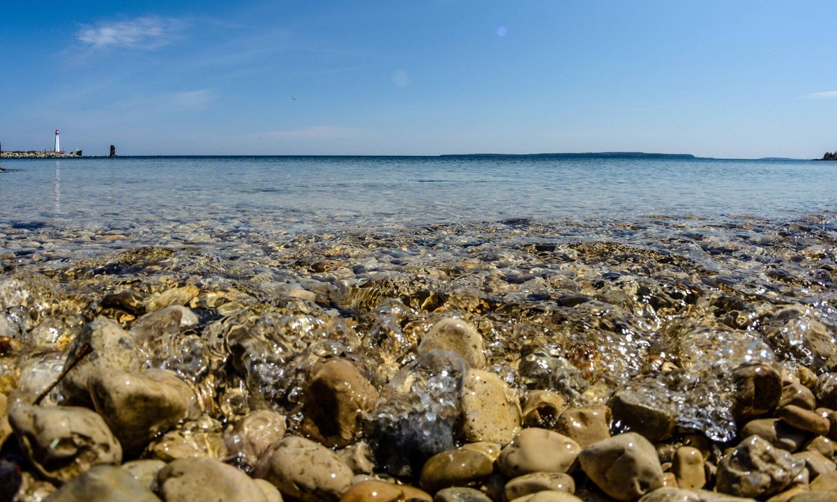 St Ignace Hotel | Holiday Inn Express St. Ignace-Lake Front by IHG