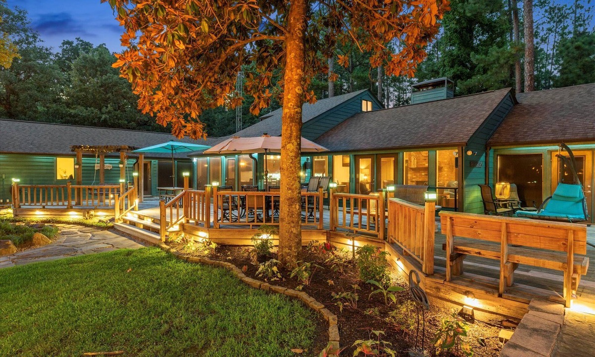Holly Lake Ranch House | Holly Lake Ranch*Pvt Pool.*HotTub*Sleeps 15