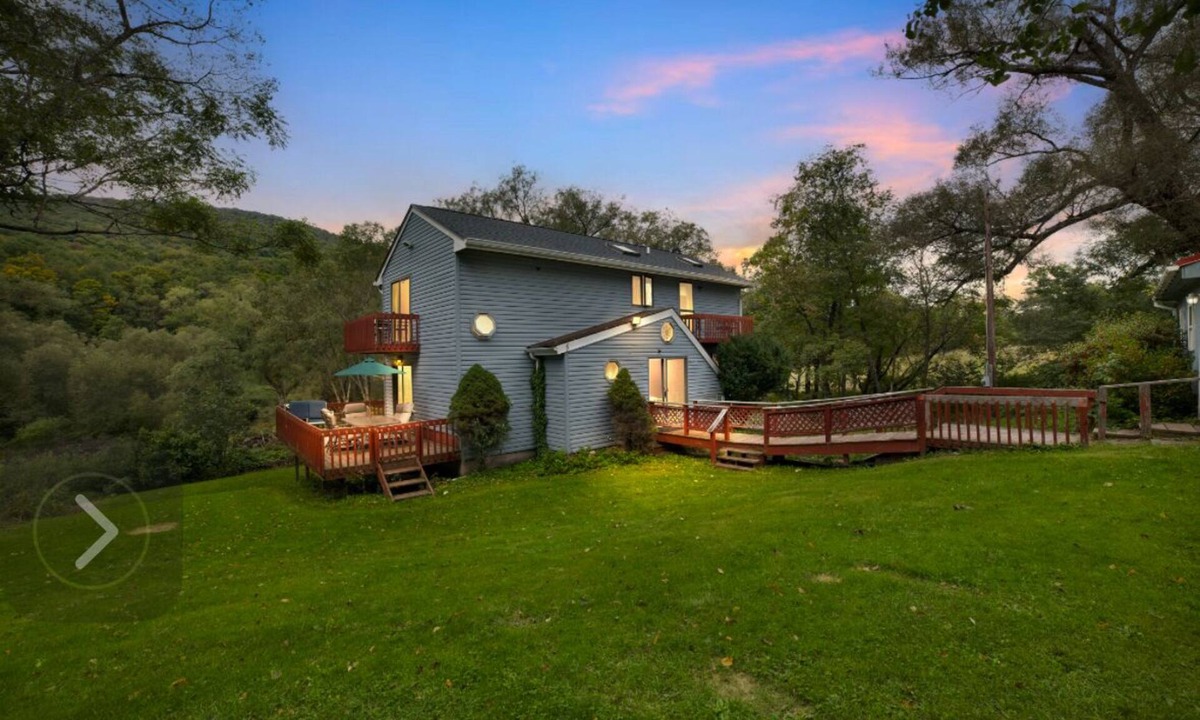 South Kortright House | Home in Hobart - Roxbury Near Skiing and Weddings.