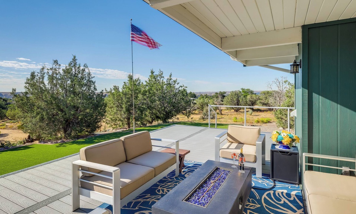 Farmington House | Home w/Views & Fire Pit, 10 Mi to Aztec Ruins!