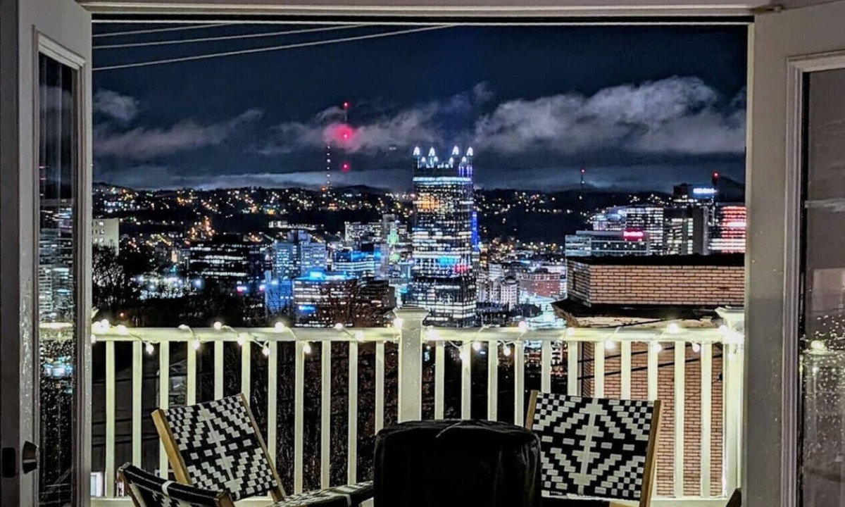 Mount Washington House | ★ HostWise Stays ★ Rooftop Views from Mt. Washington, Fire Pit, Great for Groups