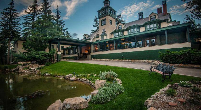 Cloudcroft Hotel | Hotel ∙ 2 bedrooms ∙ 4 guests