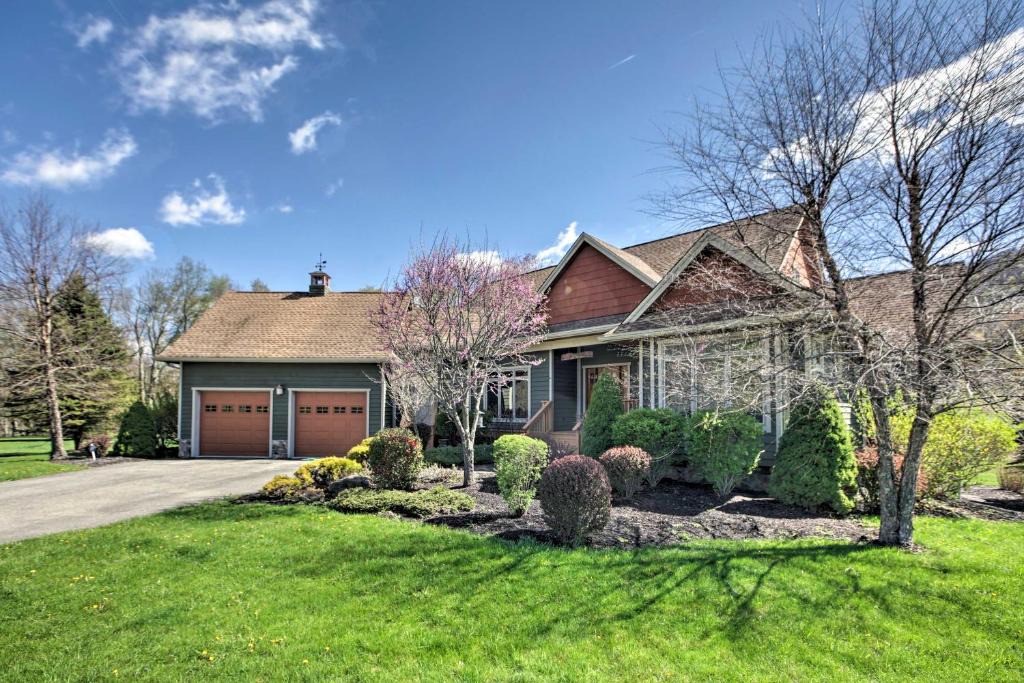 Snowshoe House | House with Deck, Fire Pit - 15 Mins to Snowshoe!