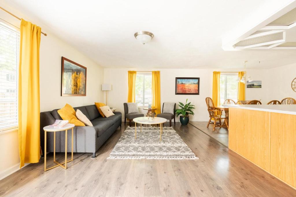 Trendwood and Frankline Square House | Ideally Located Westminster Home - Sleeps 13!
