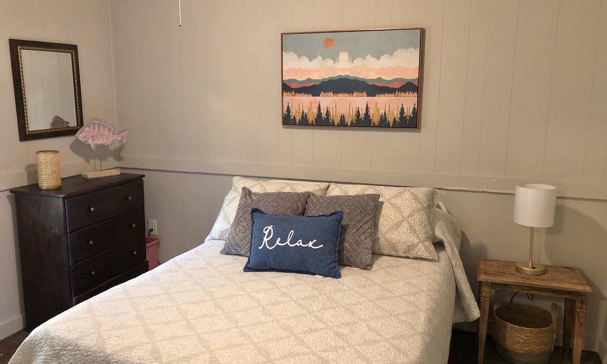 Salem House | Jocasee Landing Lake Cottage - 1 mi from boat ramp!