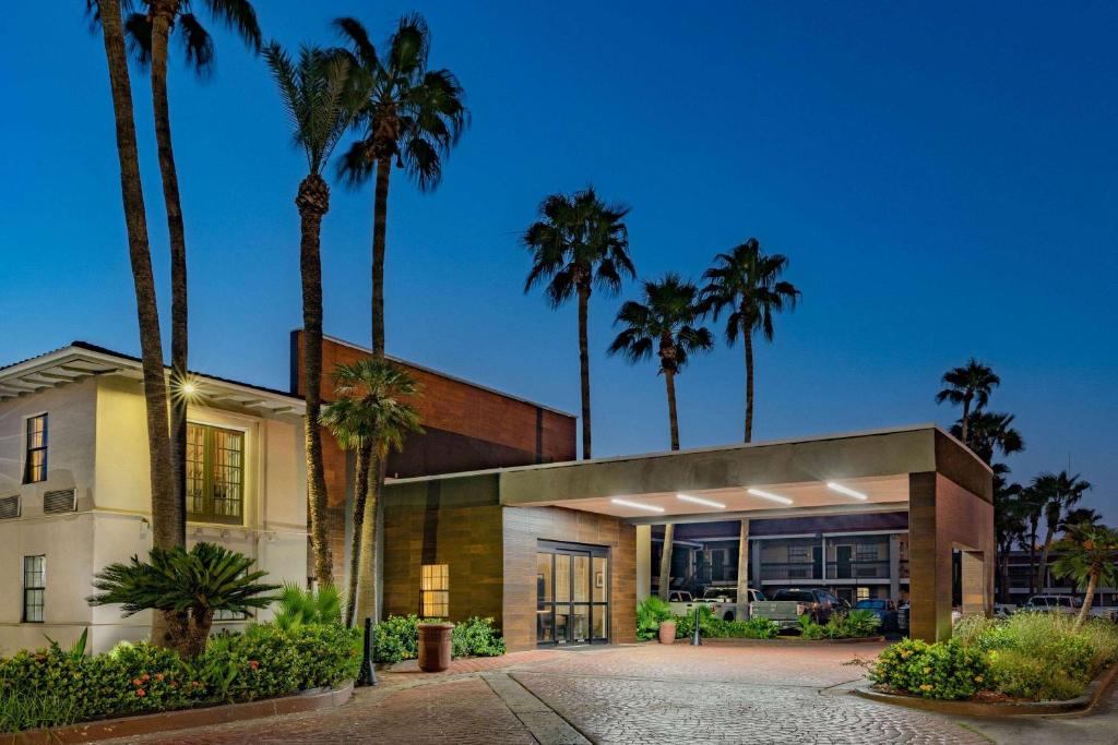 La Quinta Inn | Western Division