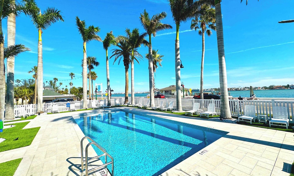 Pass-a-Grille Historic District Apartment | La Tortuga Historic Pass A Grille St Pete Beach Unit 1 thru 4