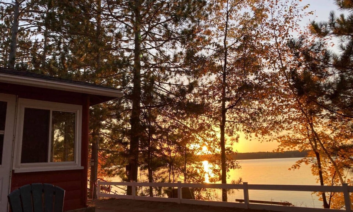 St Germain Cabin | Lake Breeze Loons Landing Resort Cabin 4