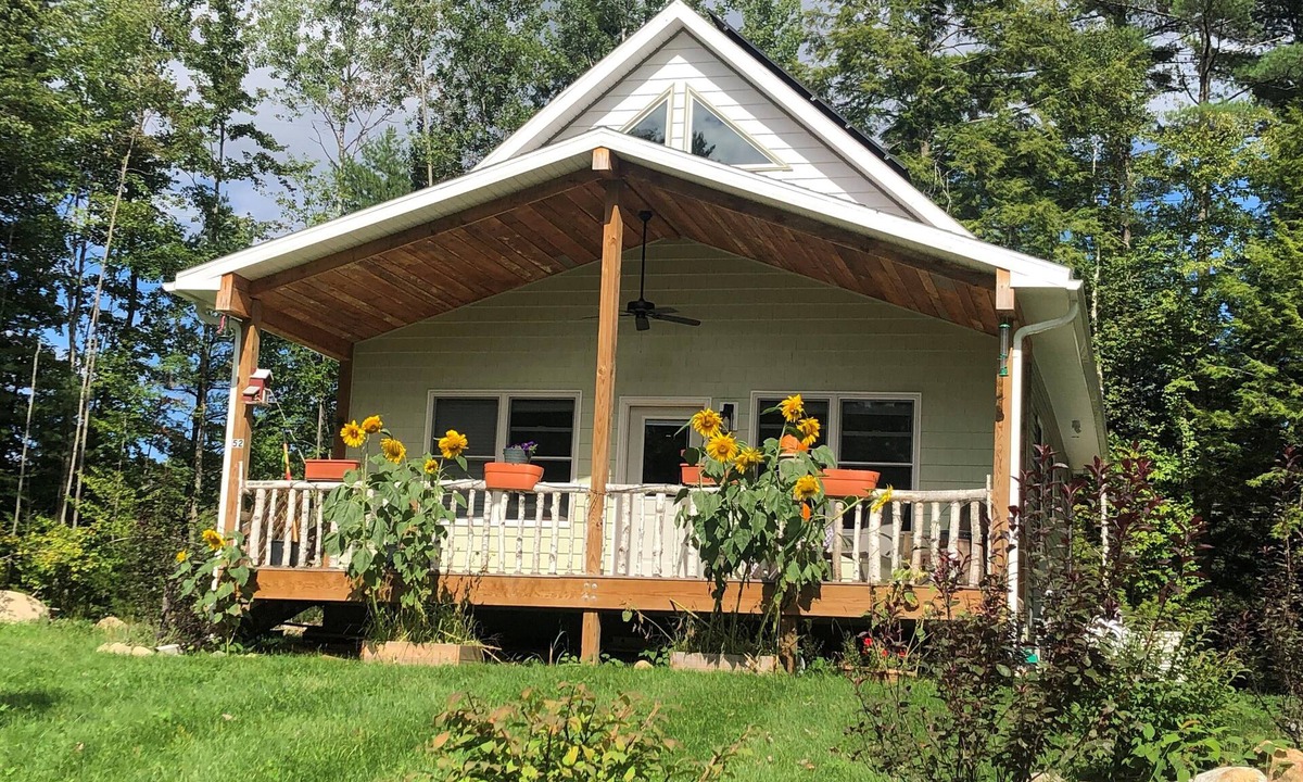 Warrensburg Ski Chalet | Lake George/Gore/snowmobile trail access NEW HOME