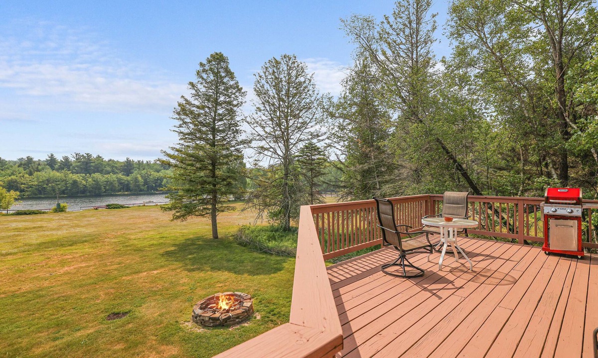 White Haven House | Lake House Retreat in the Heart of the Poconos. Hot Tub, Pool Table, Fire Pit