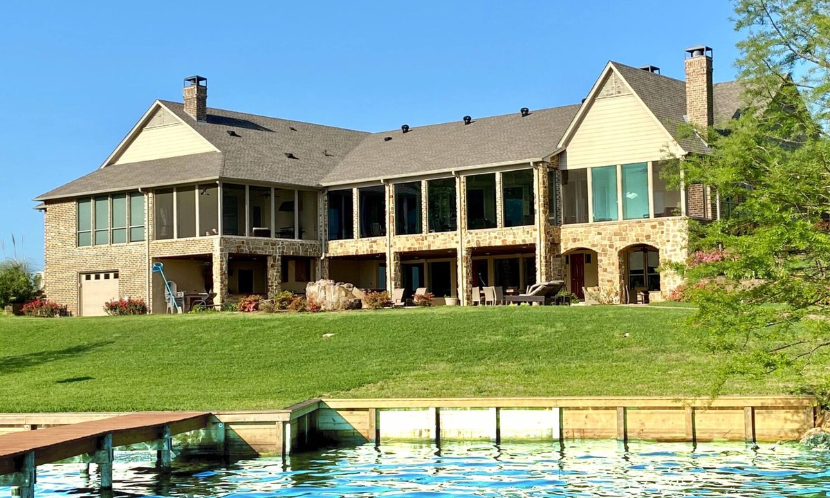 Berryville House | Lake Palestine's Best Property for Vacations, Reunions, Events, Get-Aways!