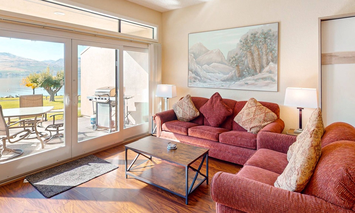 Chelan Condo | Lakefront condo with amazing views, pool, hot tub, beach access, and fireplace