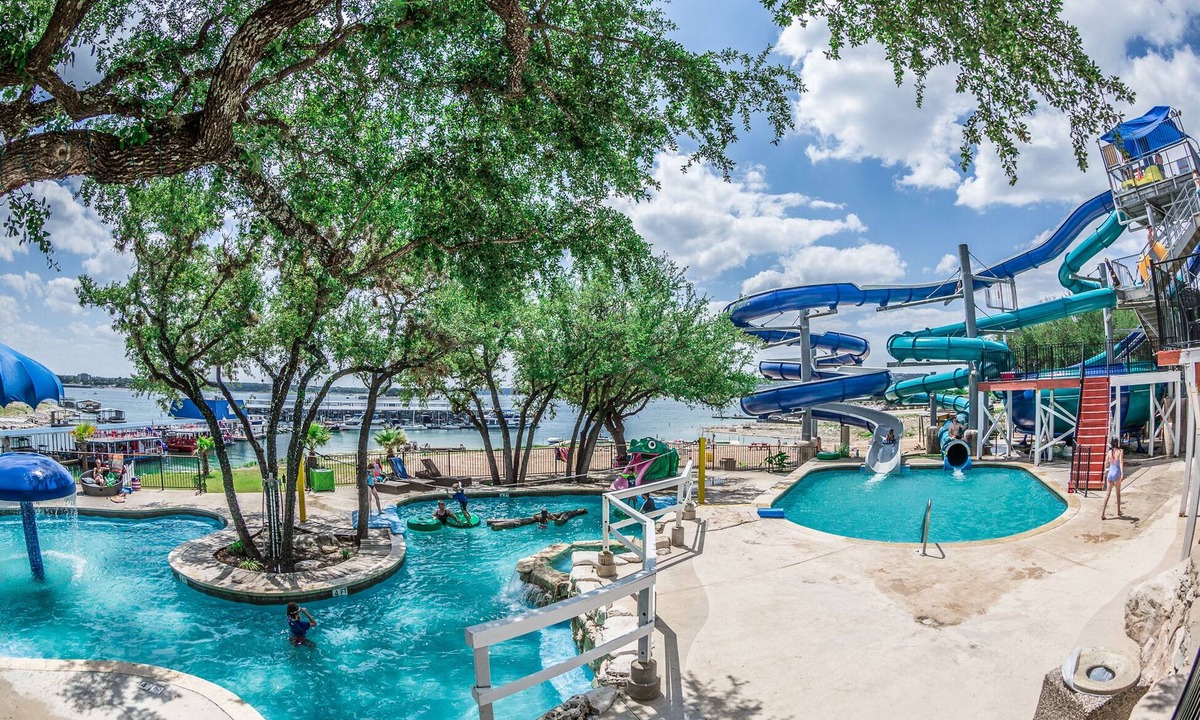 Laketravis Bungalow Free Waterpark Cleaning | Volente