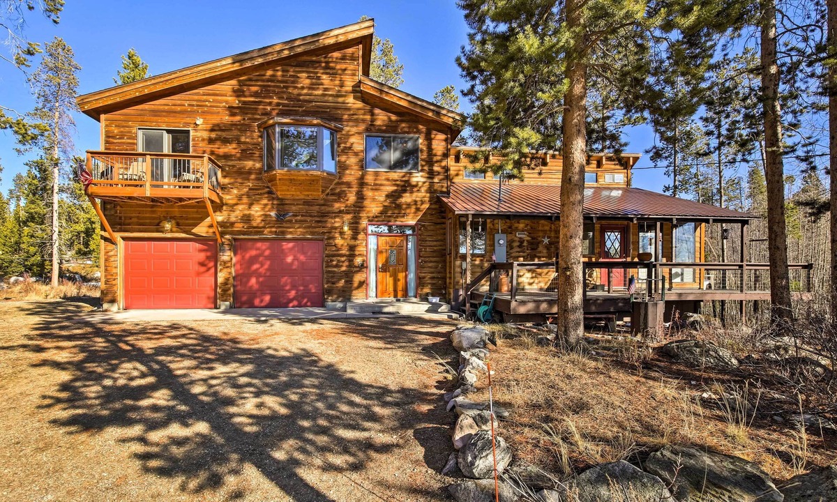 Grand Lake House | Large Home on 1 Acre: 2 Mi to Grand Lake Village