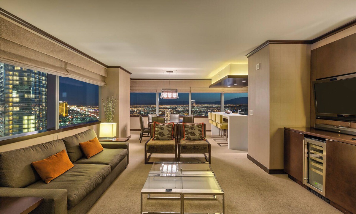 Las Vegas Strip Apartment | Largest Penthouse @ Vdara ! 2 BR/Ab Fab 270 ° Strip Views! Sleeps 7! 47th Flo