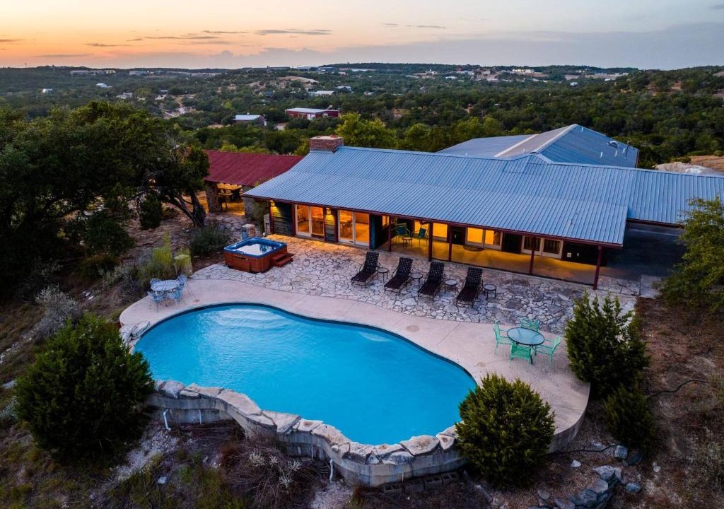 Dripping Springs House | Legendary 3 Bedroom Estate with Pool & Hot Tub!
