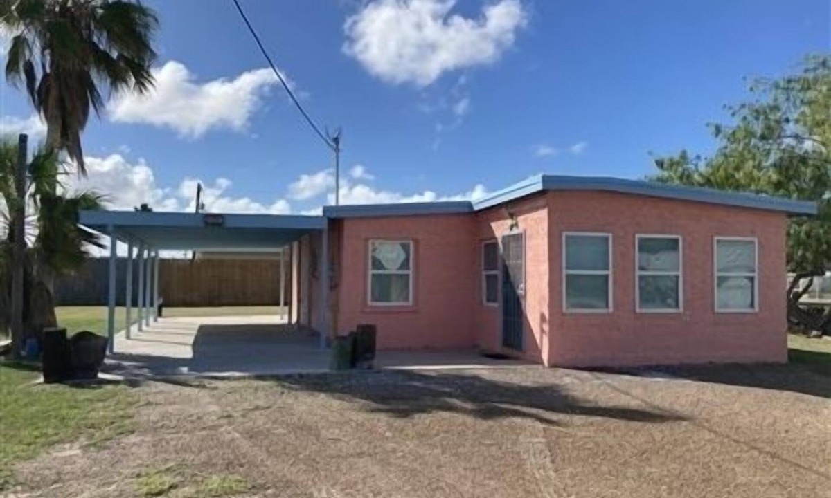 Port Mansfield House | Lil' Salty. Beautiful Newly RenovatedC