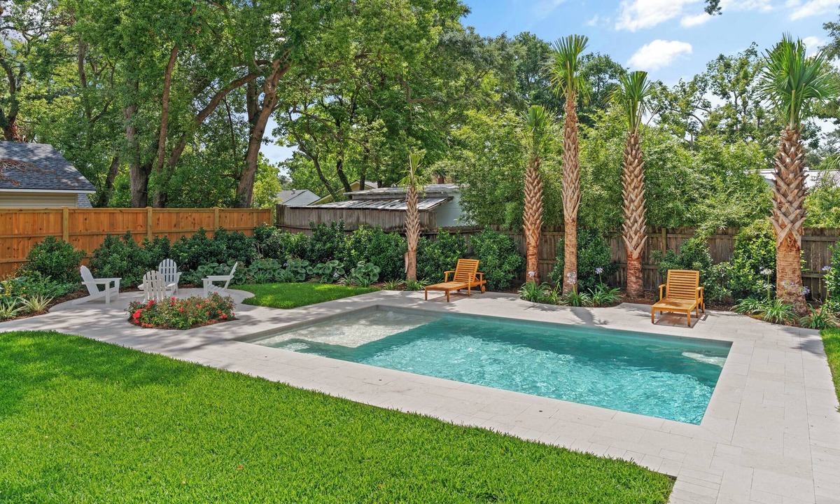 Kings Terrace House | Lillie’s Oasis, sleeps 6 with a pool
