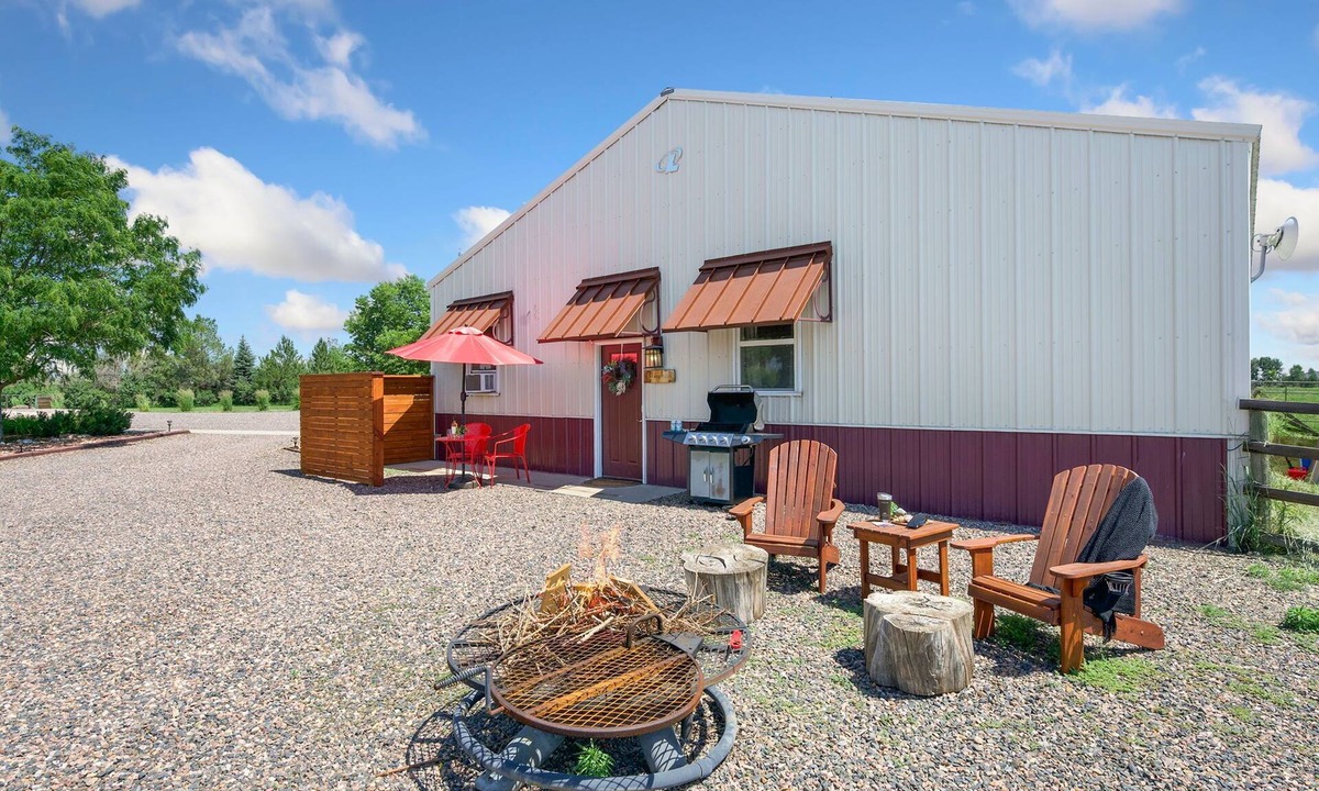 Loveland Apartment | Llama-Stay at Spooky Tooth Ranch – Mtn Views!