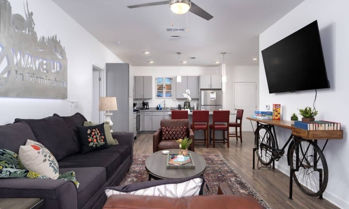 Pelham Apartment | Lux 2 BR w/private 2 bath Mins to Oak Mtn St Park