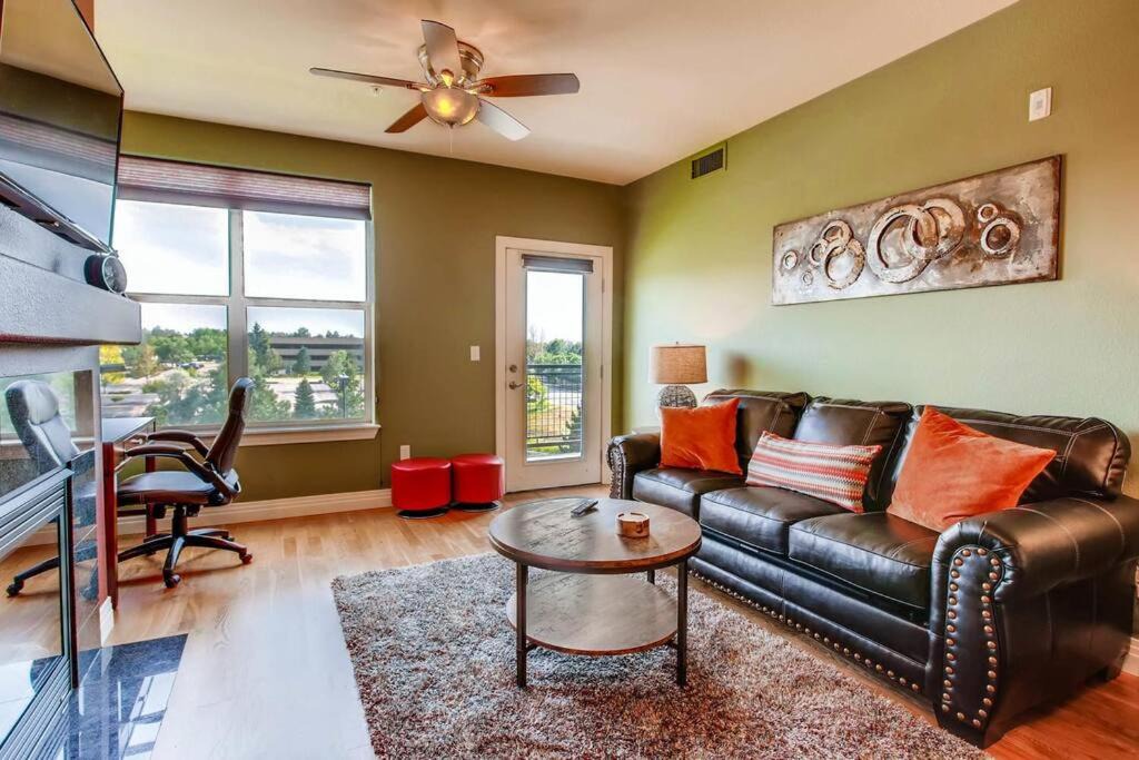 Englewood Apartment | Luxury 1 Bed Condo in DTC w/ Mountain Views & Walk 2 Lightrail!