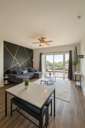Glen Iris Apartment | Luxury 2BR Condo Steps from UAB Campus 5a
