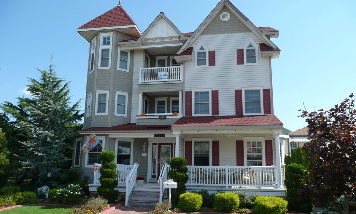North End Condo | Luxury living - Elevator, WIFI and 10 Beach Tags, Park 4 cars