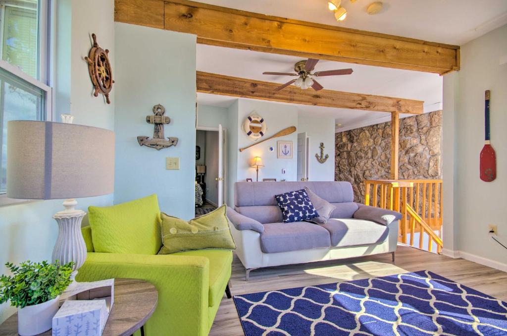 Lake Ozark Apartment | Marvelous Lakefront Condo with Deck and Grill!