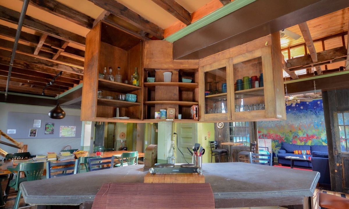 West End Hostel | Michie Hostel