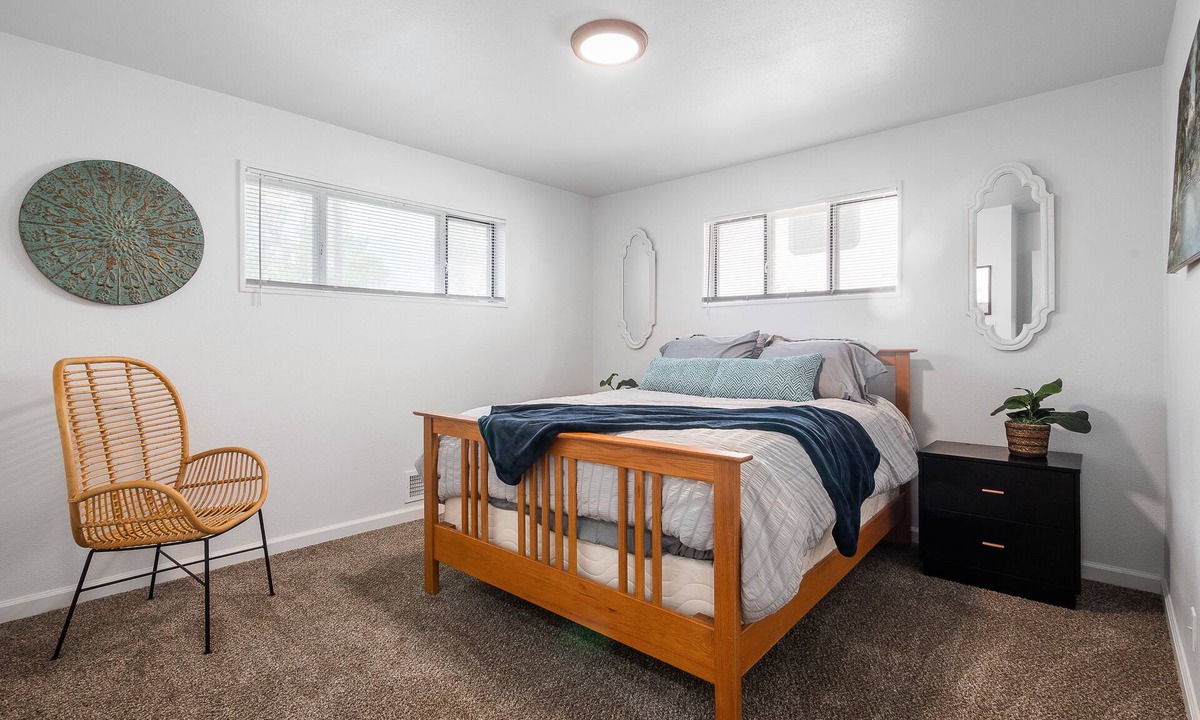 Dupont House | Mile High Haven - Pet Friendly Home Minutes to Boulder and DT Denver