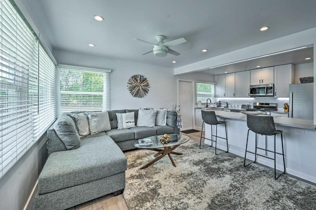 Roseville - Fleet Ridge Apartment | Mod San Diego Apt with Patio - Walk to Harbor!