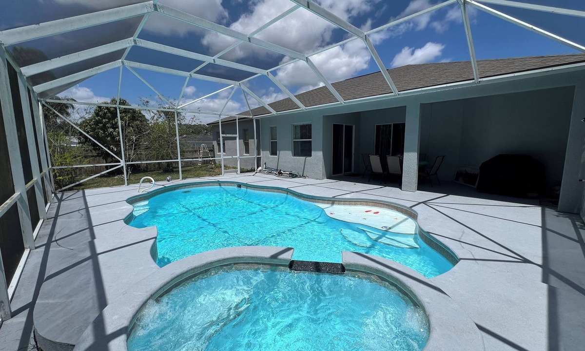 Cocoa House | Modern and spacious getaway with a pool and grill