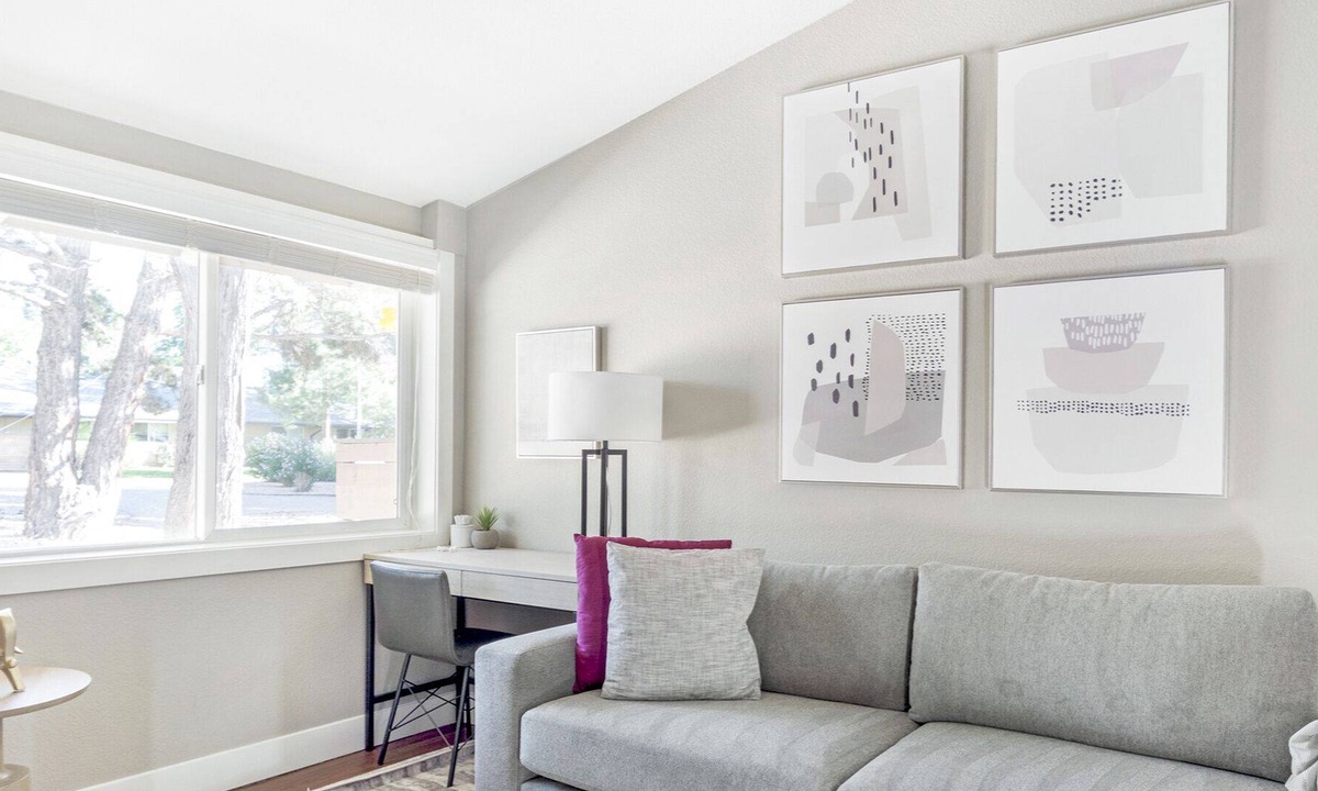 Longmont Apartment | Modern Apartment in Prime Location (ID6199X15)