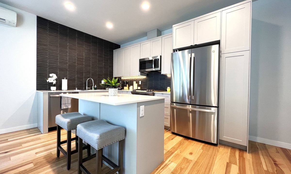 Fairmount Park House | Modern Home in Heart of West SEA (safer area), near Downtown, Beach, Hwy Access