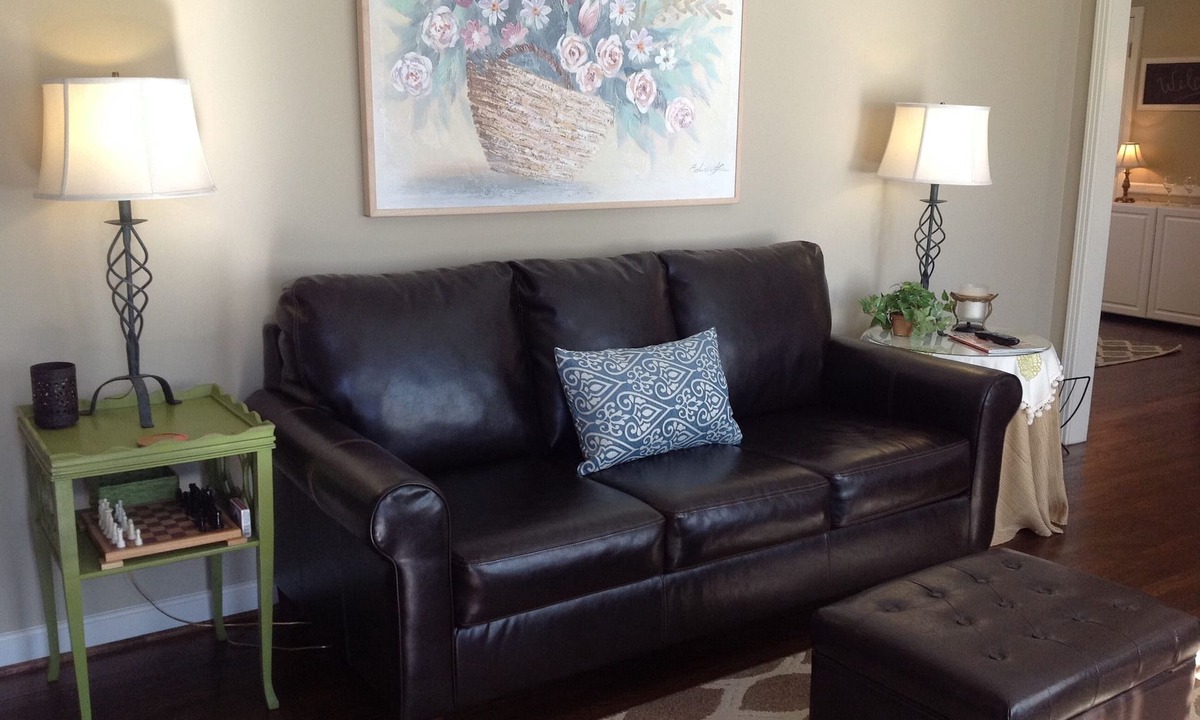Donelson House | Modern Home in The Center of it All - Location, Location, Location!