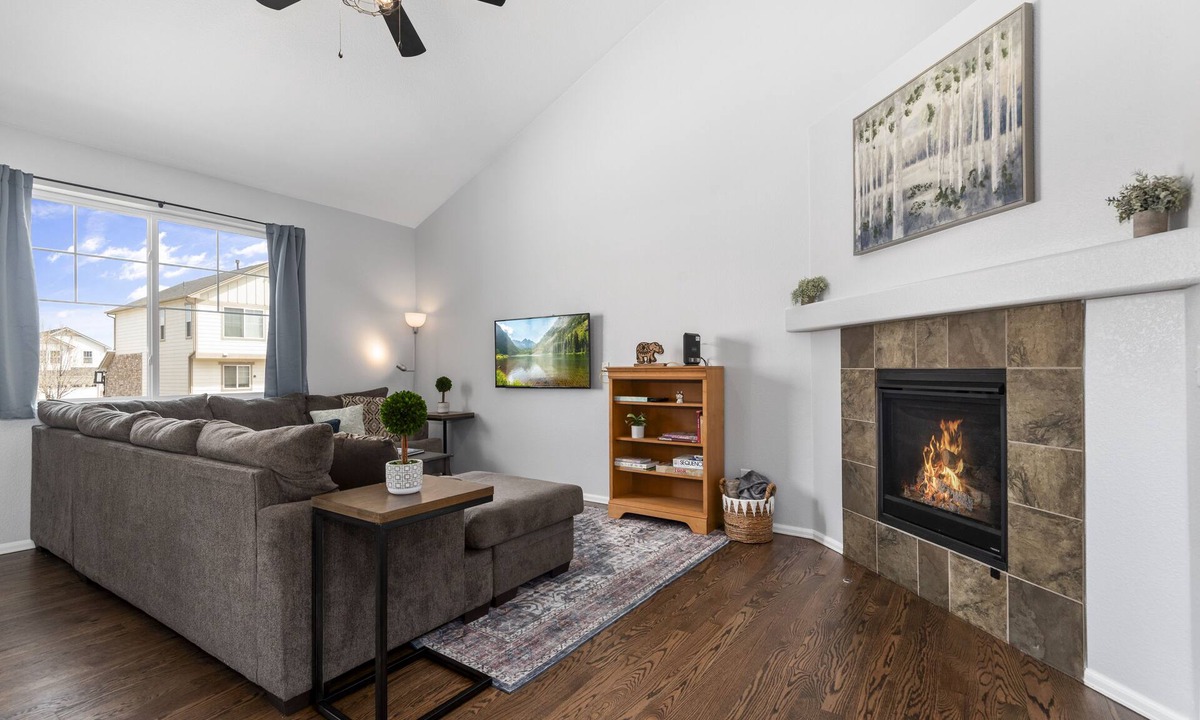 Aurora House | Modern Home w/2 Private Suites & Family-Friendly Amenities - 15 Mins to DIA