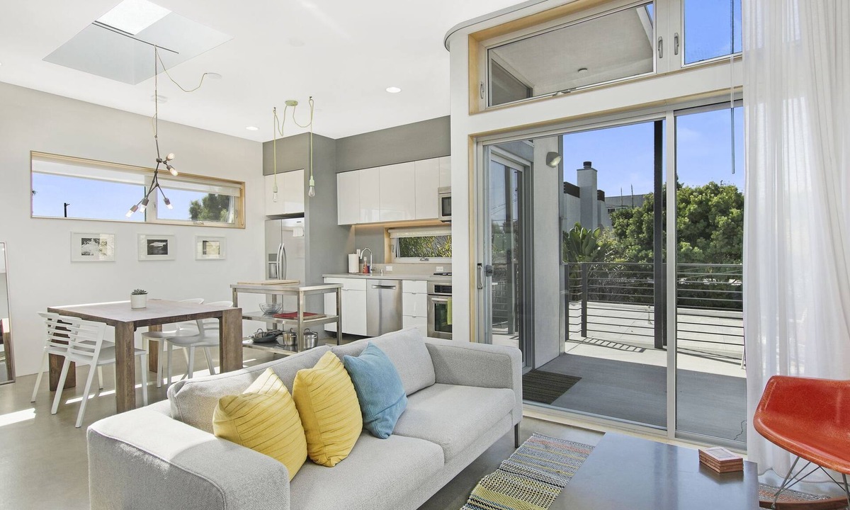 Venice Apartment | Modern Loft in the Heart of Venice Beach
