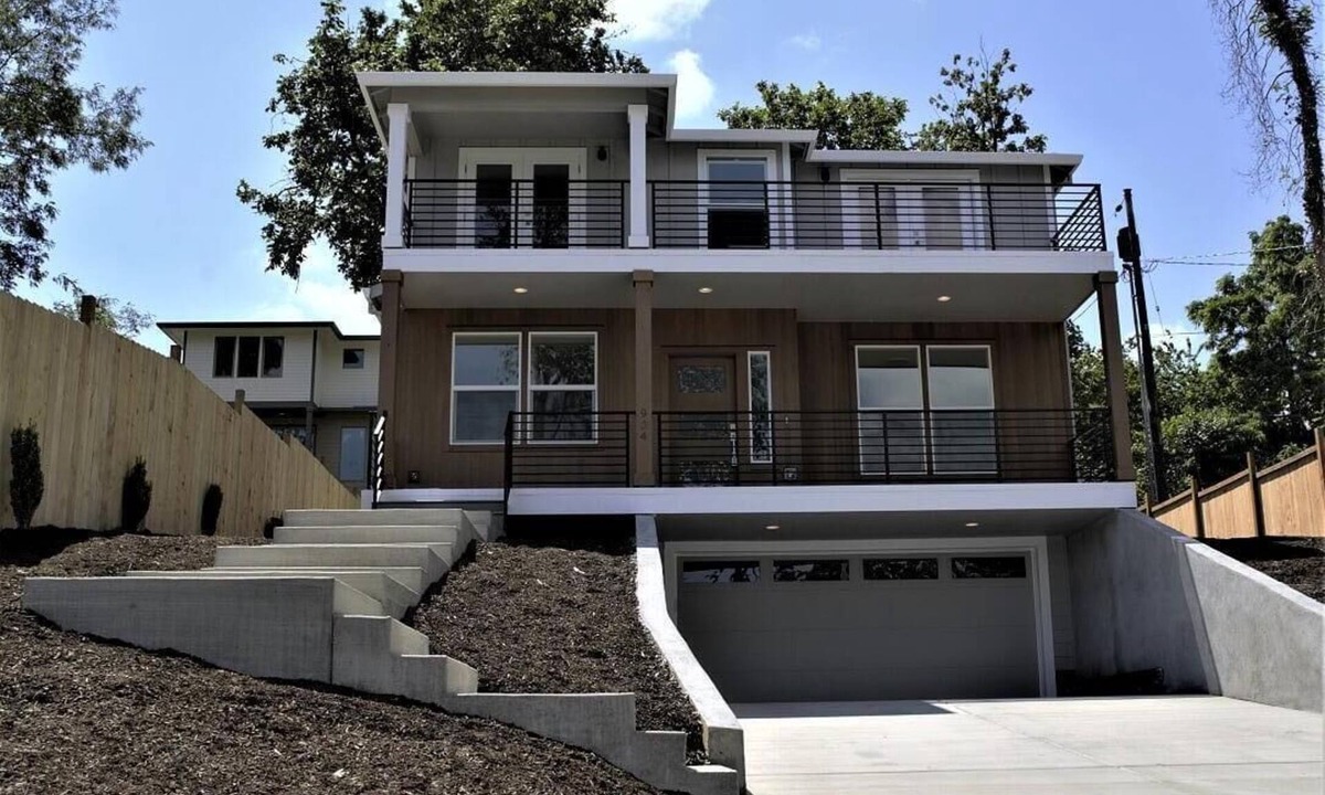 Marylhurst House | Modern, new and close to lake