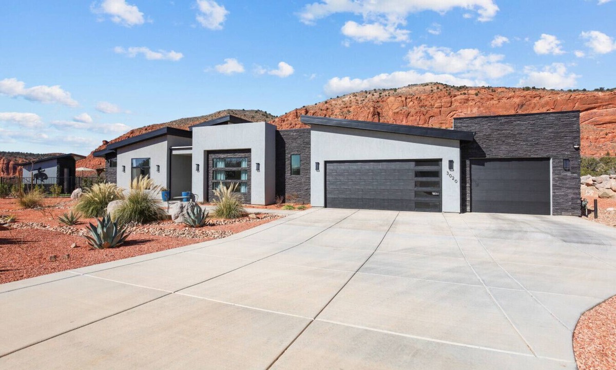 Silver Reef Apartment | Modern Red Cliff Home with Private Pool