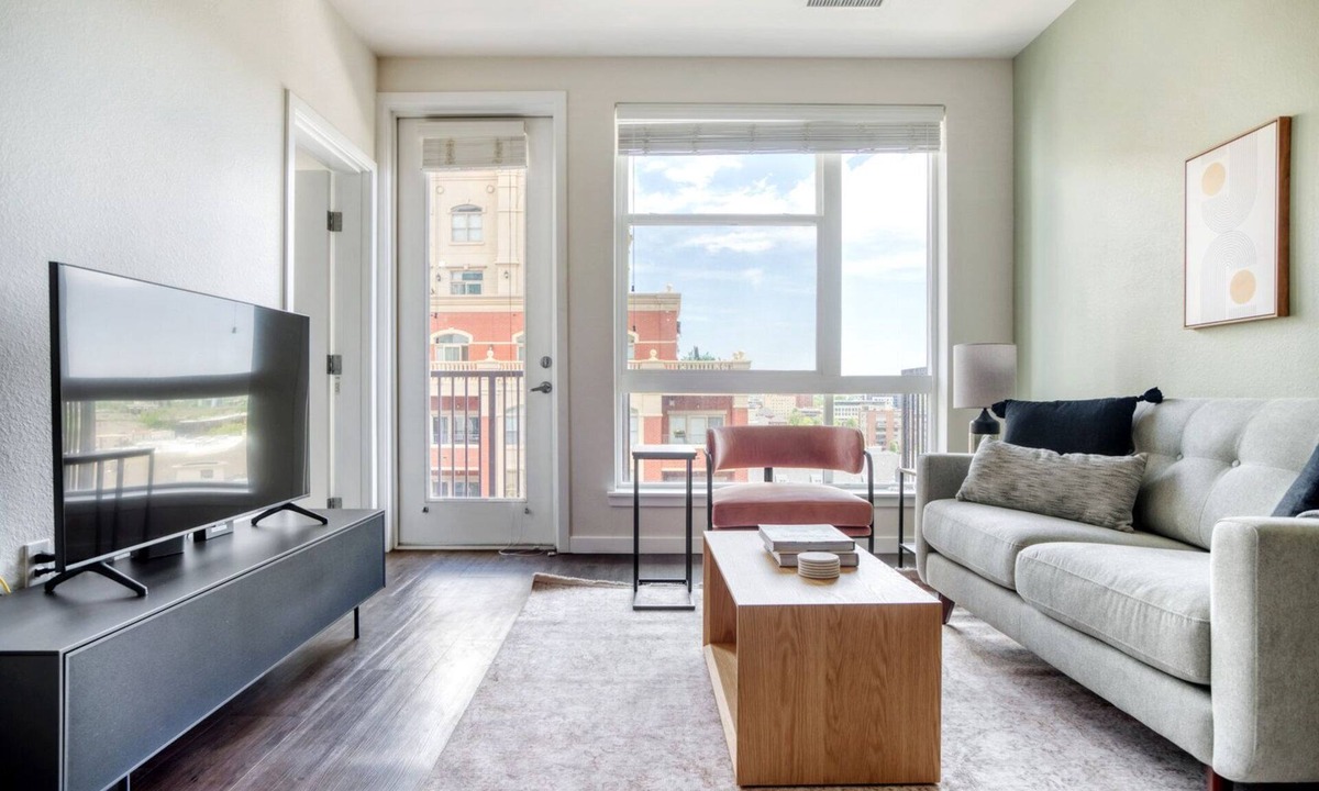 Uptown Apartment | Modern Uptown 1BR w/ W/D, Gym & Pool, walk to RiNo bars, by Blueground