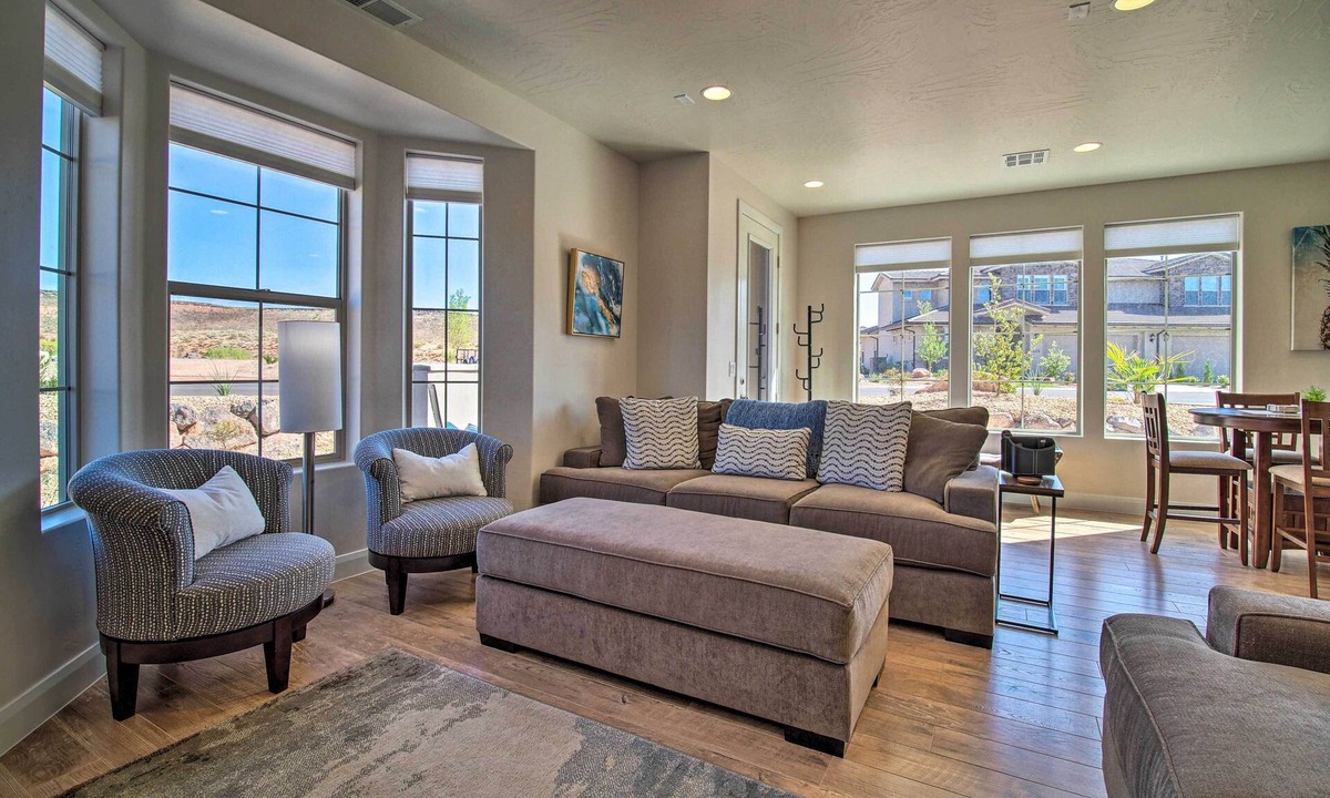Sienna Hills House | Modern Washington Home - Pool & Trail Access!