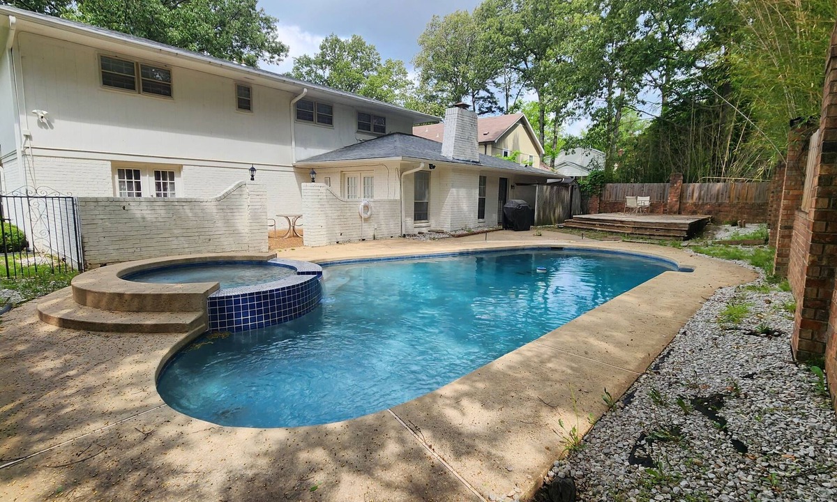 Cordova House | MONTHLY STAYS-Southern-Inspired 5-BR Luxury Home with Pool & Jetted Tub