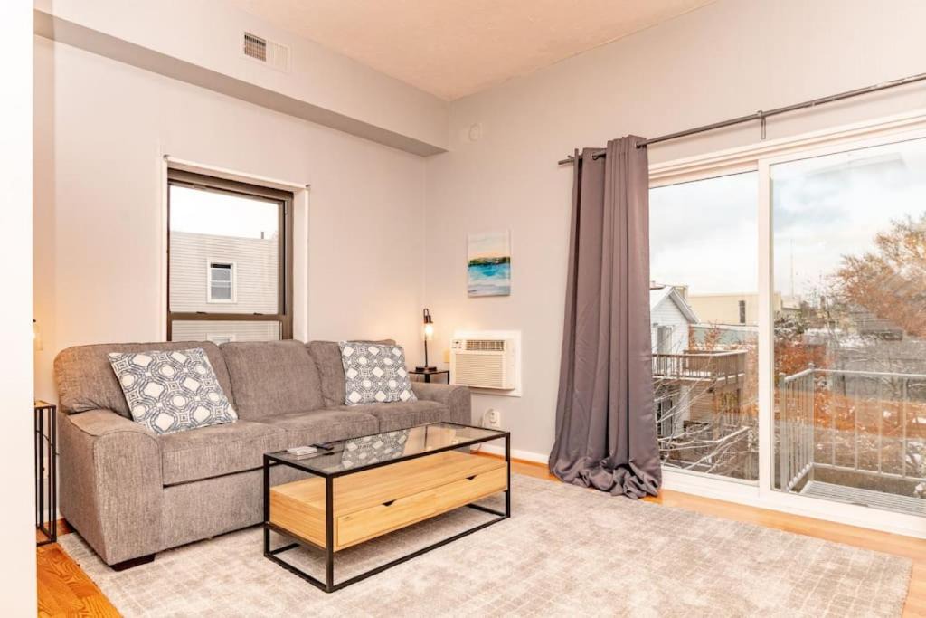 Mount Adams Apartment | Mt Adams 1BR Great Location Steps from Monastery