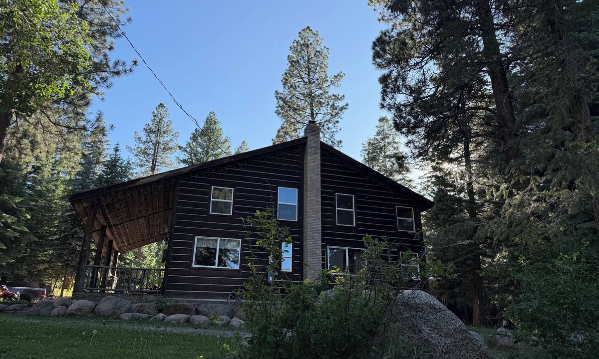 Bayfield House | Mtn home, fully furnished 3 bedrooms, 2 large bathrooms.