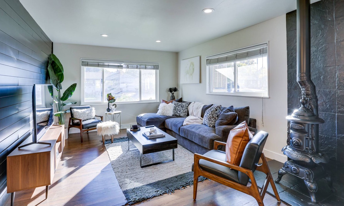 Englewood House | NEW! Englewood Getaway < 10 Mi to Downtown Denver!