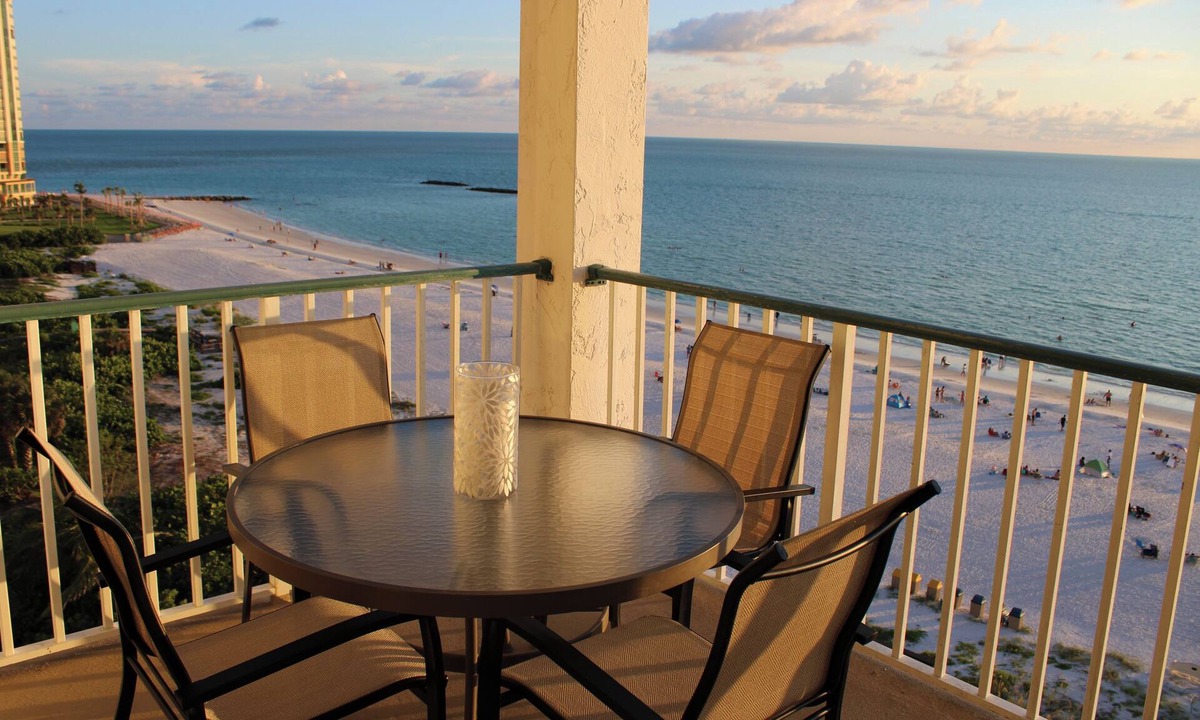 Marco Island Condo | 🐬 NEW! Fully Remodeled Exquisite Beachfront Apollo Condo 9th Floor ocean view