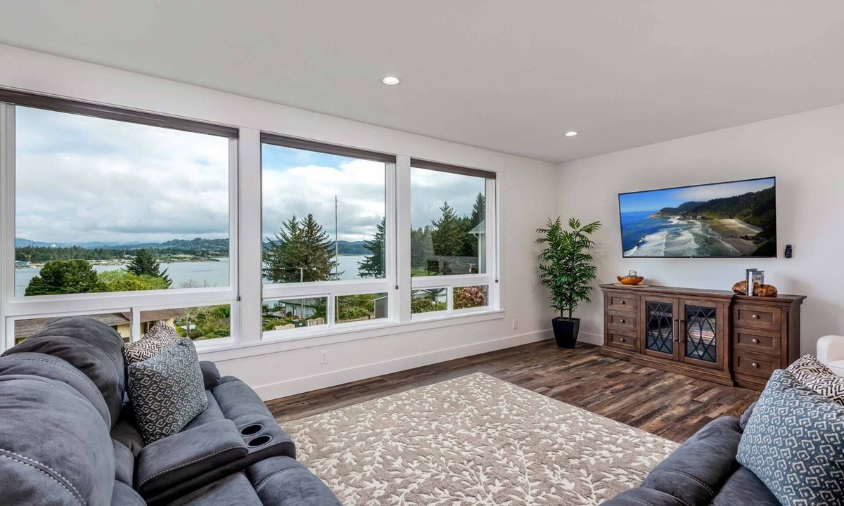 Glenada House | New listing! Beautiful upscale bay view home, gas grill, game room, pet friendly